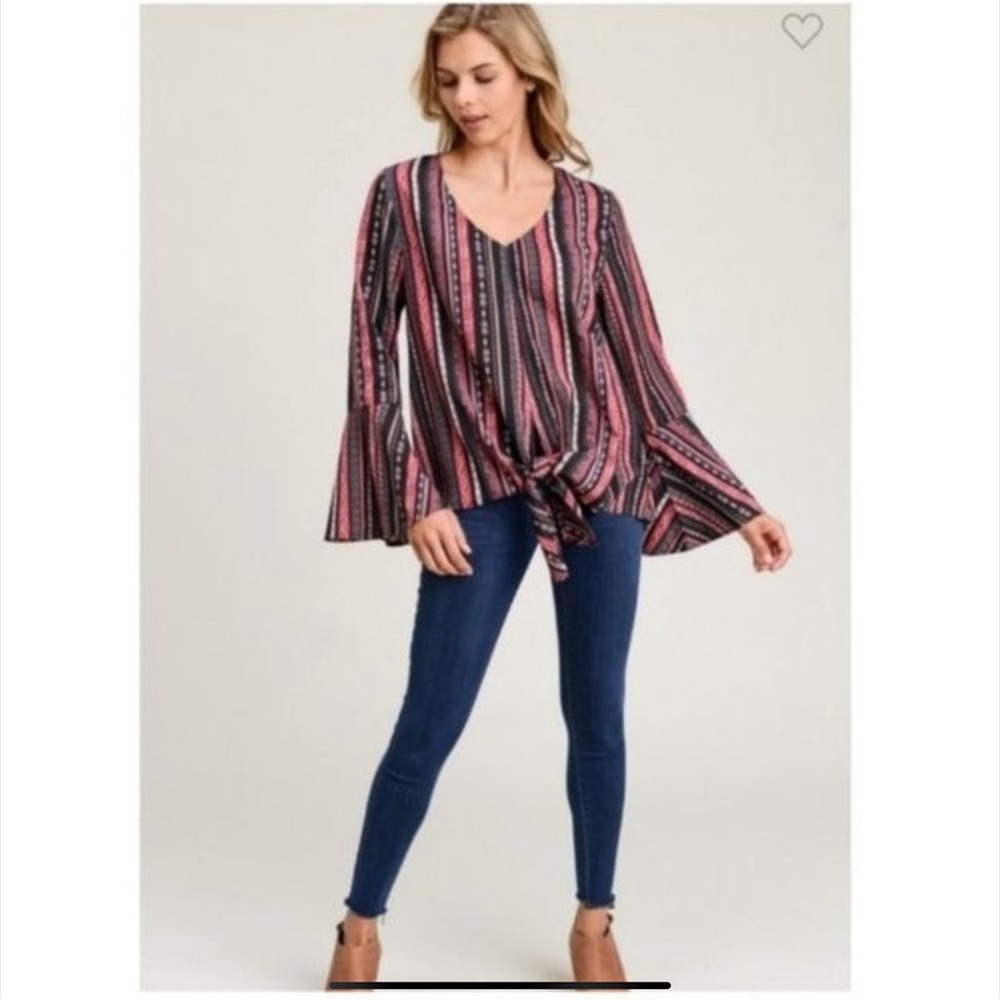 BELL SLEEVE TOP